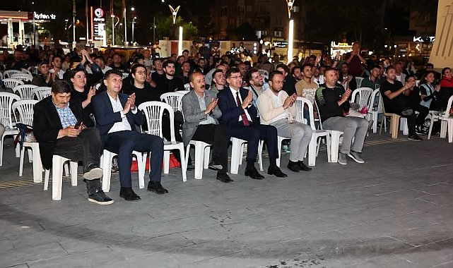 Kütahya'da yarı final heyecanı dev ekranda yaşandı