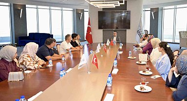 LGS'de dereceye giren öğrencileri Başkan Vekili Aksoy makamında ağırladı