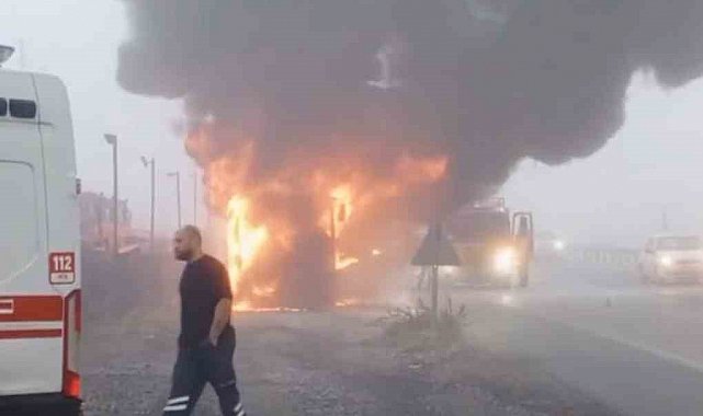 Lüleburgaz'da işçi servisi alev alev yandı: Facianın eşiğinden dönüldü