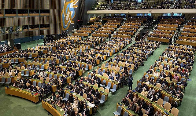 Macron'un Filistin'i devlet olarak tanımasının ardından BM salonunda alkışlar yükseldi