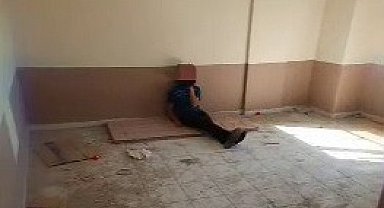 Madde bağımlılarının kullandığı bina kapatıldı