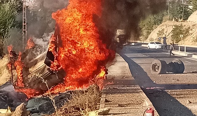 Malatya'da otobüs ile çarpışan tır devrilip alev alev yandı: 1 yaralı