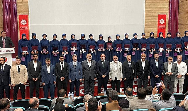 Malazgirt'te hafızlık töreninde duygu dolu anlar yaşandı