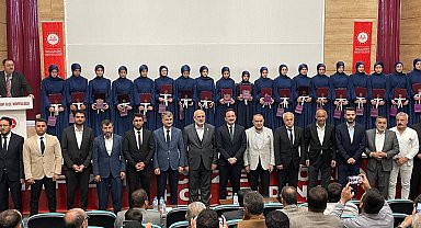Malazgirt'te hafızlık töreninde duygu dolu anlar yaşandı