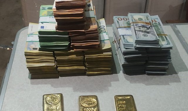 Manavgat Belediyesi 'yolsuzluk' ve 'rüşvet' soruşturmasında 3 kg külçe altın yarım milyonun üzerinde döviz ele geçirildi