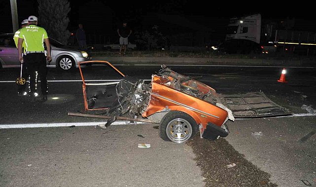 Manisa'da feci kaza: 5 ölü, 6 yaralı