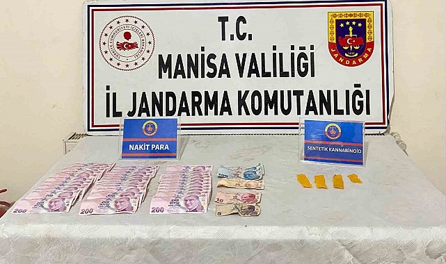 Manisa'da zehir tacirlerine geçit yok: 64 kök kenevir, 335 gram esrar ele geçirildi