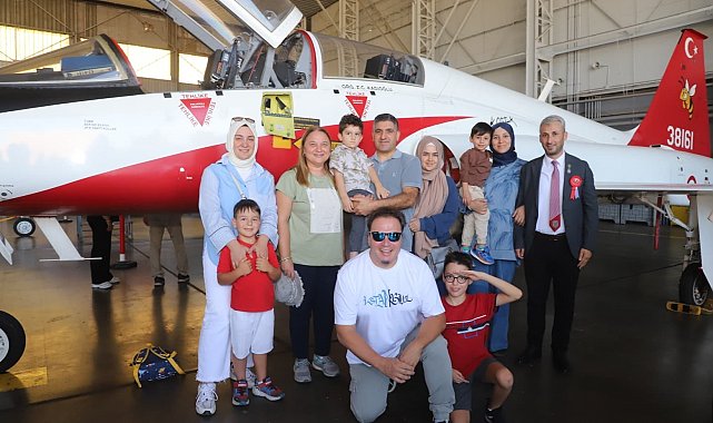 Manisalı şehit aileleri ve gazilerden Çiğli 2. Hava Üssü'ne anlamlı ziyaret