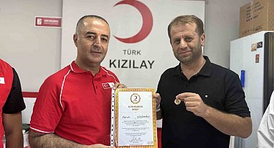 Mardin'de 40. kez kan bağışı yapan gönüllüye madalya verildi