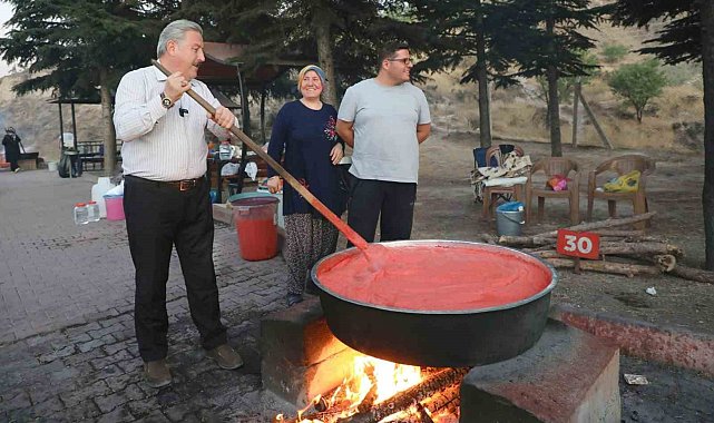Melikgazi Belediyesi Salça Kaynatma Günleri rekor katılımla sona erdi