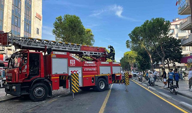 Menteşe'de dönerci bacasında yangın paniği