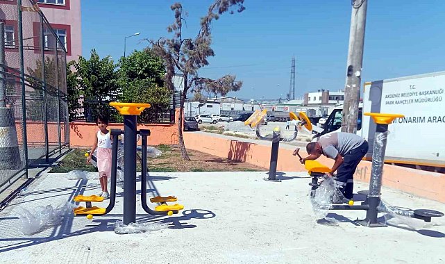 Mersin'de çocuk oyun parklarının eksikleri gideriliyor, yeşil alanlara bakım yapılıyor