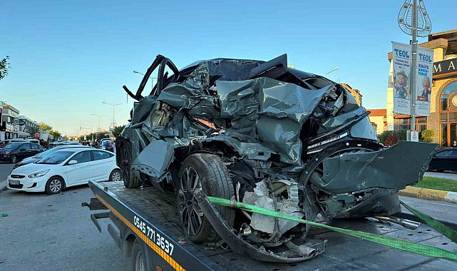 Mikserin çarptığı otomobil 4 araca çarptı: 2 çocuk yaralı