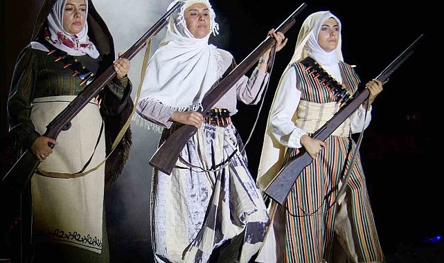 Milli mücadele kıyafetleri sergilendi