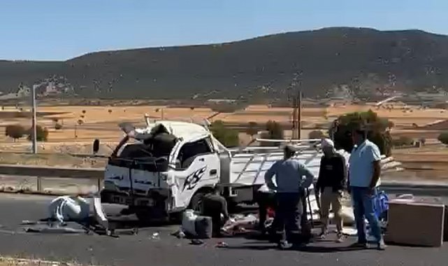 Minibüs ile kamyonet çarpıştı: 2 yaralı