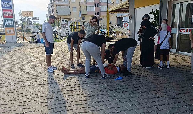 Motosiklet, sürücü ve kaskı metrelerce savruldu: O anlar kamerada