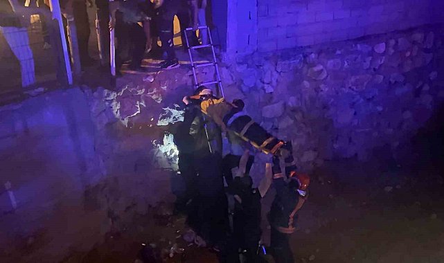 Motosikletin kontrolünü kaybetti, 5 metrelik dereye düştü