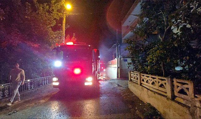 Mudanya'da üç katlı binada yangın çıktı