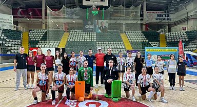 Muğla Hokey Ligi şampiyonu Bodrum Gündoğanspor oldu