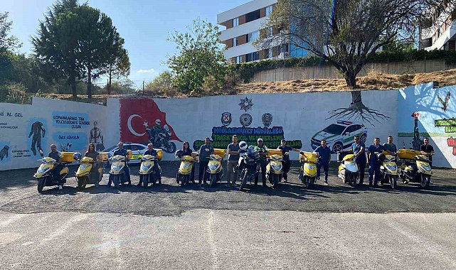 Muğla'da motosikletli kuryelere güvenli sürüş eğitimi verildi