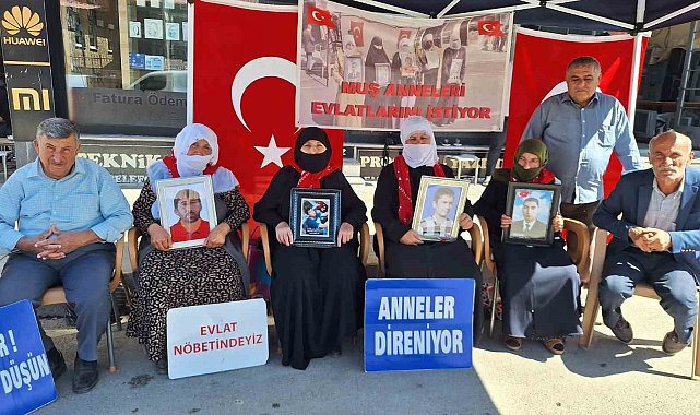 Muş'ta annelerin evlat nöbeti devam ediyor