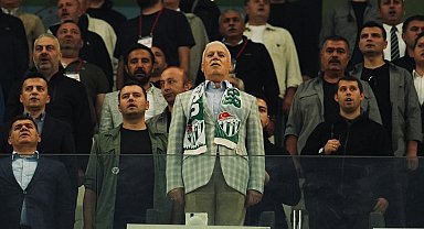 Mustafa Bozbey: "Her zaman yanındayız Bursaspor'umuz"