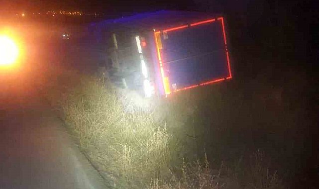 Nevşehir'de devrilen kargo kamyonunda sürücü hayatını kaybetti
