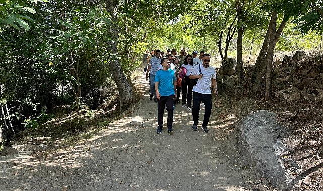 Niğde'de Halk Sağlığı Haftası etkinlikleri kapsamında doğa yürüyüşü