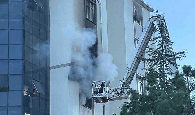 Öğrenci yurdunda yangın paniği