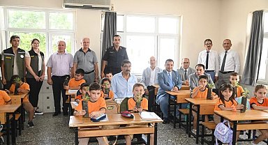 Öğrencilere fidan hediye edildi