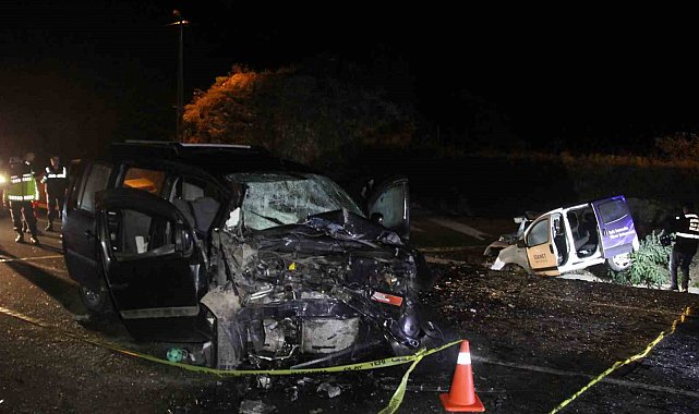 Ordu'da 2 hafif ticari araç kafa kafaya çarpıştı: 1 ölü, 2 yaralı