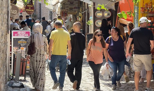 Osmanlı kenti Safranbolu'da hafta sonu hareketliliği yaşanıyor