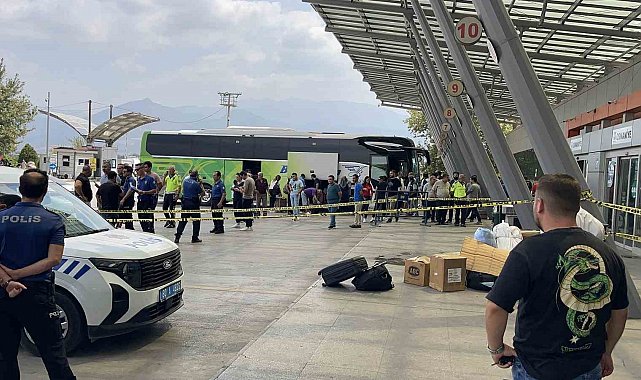 Otogarda kızını vuran babayı vatandaşlar darbetti