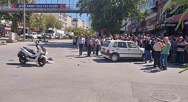 Otomobil ile motosiklet çarpıştı: 2 yaralı