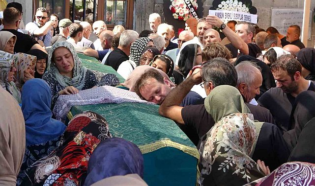 Otomobilin Kızılırmak'a uçtuğu kazada ölen anne ile çocuğuna gözyaşı