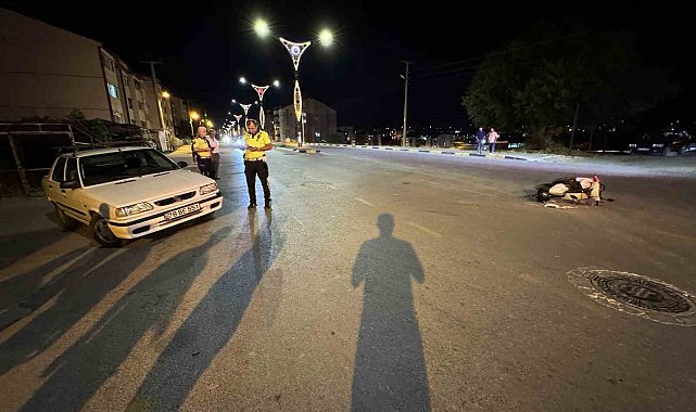 Otomobille çarpışan motosikletteki 2 kişi yaralandı