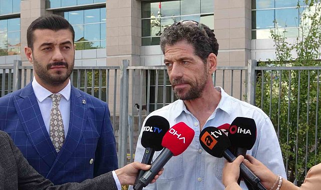 Oyuncu Cemal Hünal'dan imzası taklit edilerek öğrencilere sertifika dağıtıldığı iddiasıyla suç duyurusu