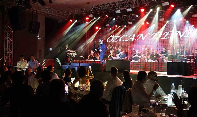 Özcan Deniz Kapadokya'da sahne aldı