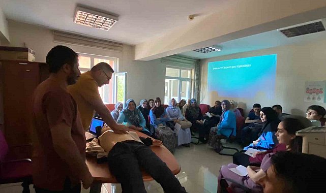 Palu Devlet Hastanesi'nde CPR eğitimi düzenlendi