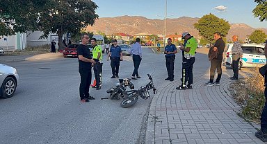 Panelvanın çarptığı elektrikli bisikletteki çocuk ağır yaralandı