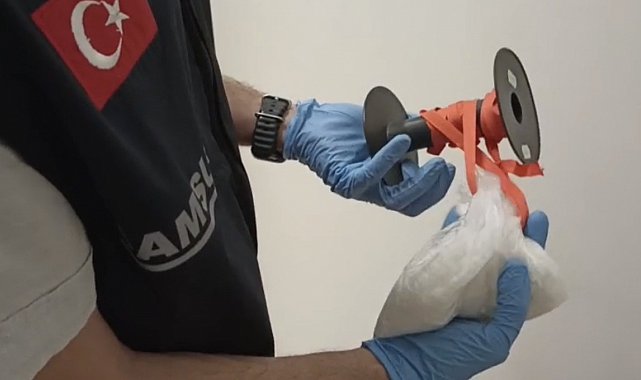 Polis, iplik rulolarının içine zulalanmış uyuşturucuyu ele geçirdi