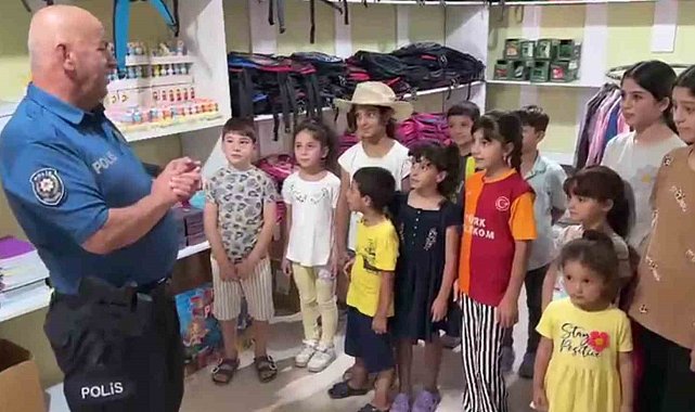 Polis memurunun 'Askıda Kırtasiye' projesi binlerce çocuğa umut oldu