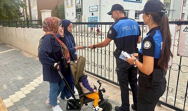 Polislerden velilere güvenli eğitim bilgilendirmesi