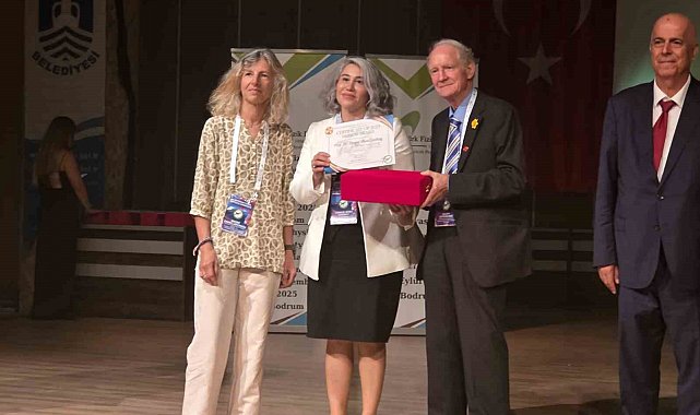 Prof. Dr. Canbay, 'Onur Ödülü'ne layık görüldü