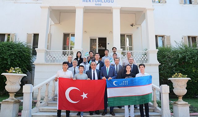 Rektör Prof. Dr. Budak, Özbek öğrencileri ağırladı
