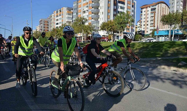 Renkli Pedallar sağlıklı bir çevre için çevrildi
