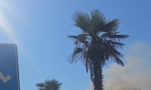 Restoranın çatısından yükselen dumanlar paniğe neden oldu