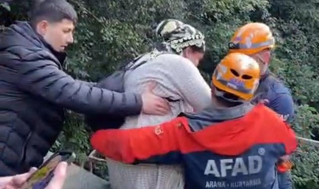 Rize'de heyelan nedeniyle mahsur kalan hastalar AFAD'ın operasyonuyla kurtarıldı