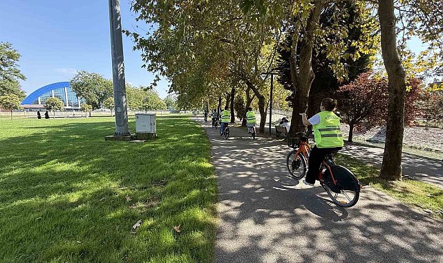 Sakarya'da Türk ve Alman öğrenciler "yeşil gelecek" için pedal çevirdi