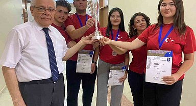 Şampiyonlar Alaşehir'de alkışlarla karşılandı